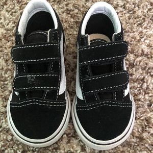 Toddler size 5.5 old stool v vans